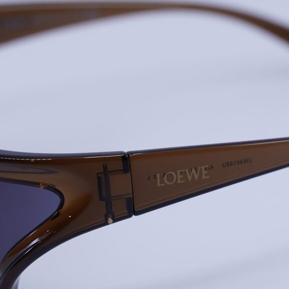 Loewe LW40143U 47A Sunglasses - Shiny Transparent Brown Frame main image 8